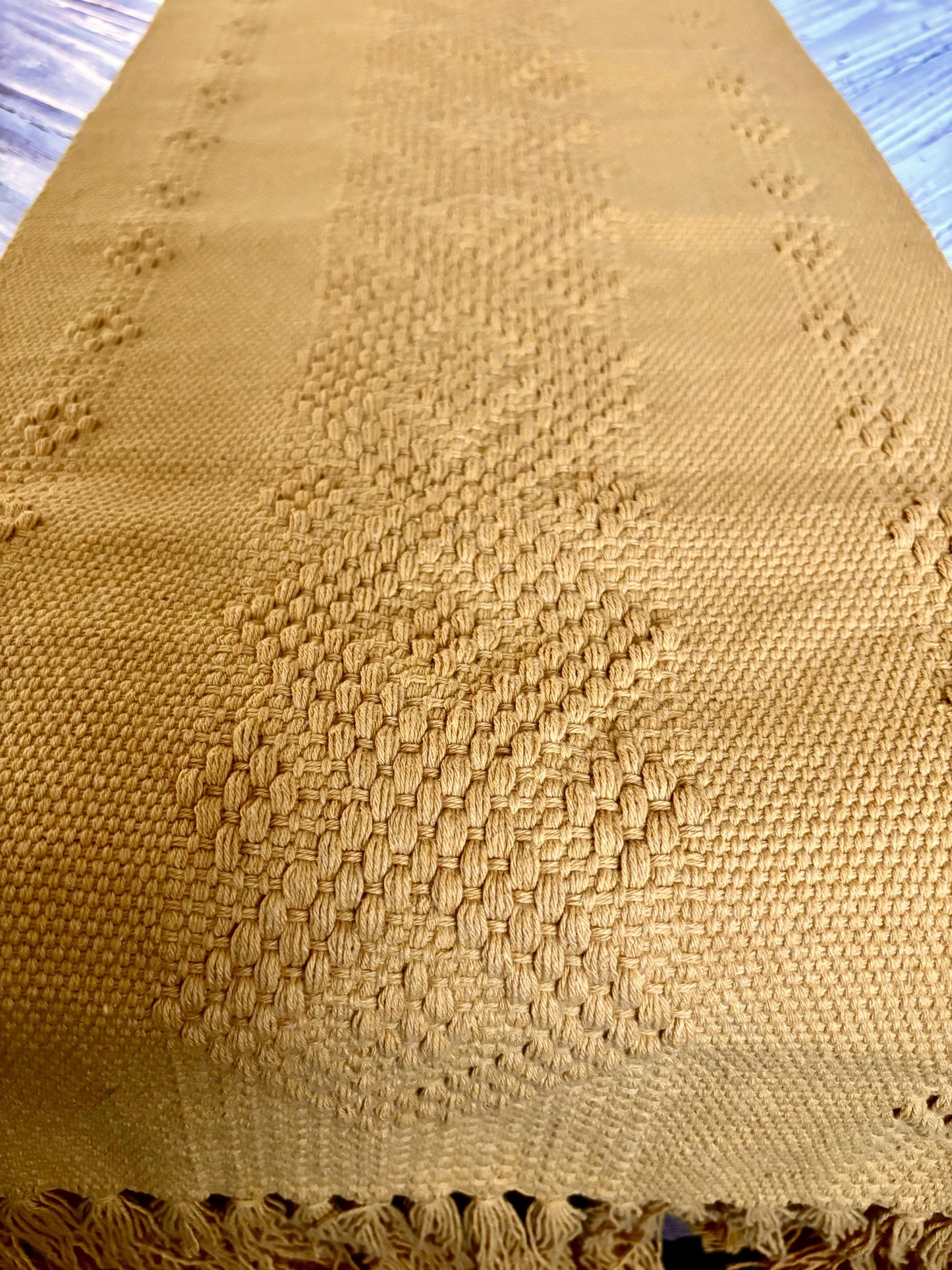 TABLE RUNNER - Knitted - Yellow