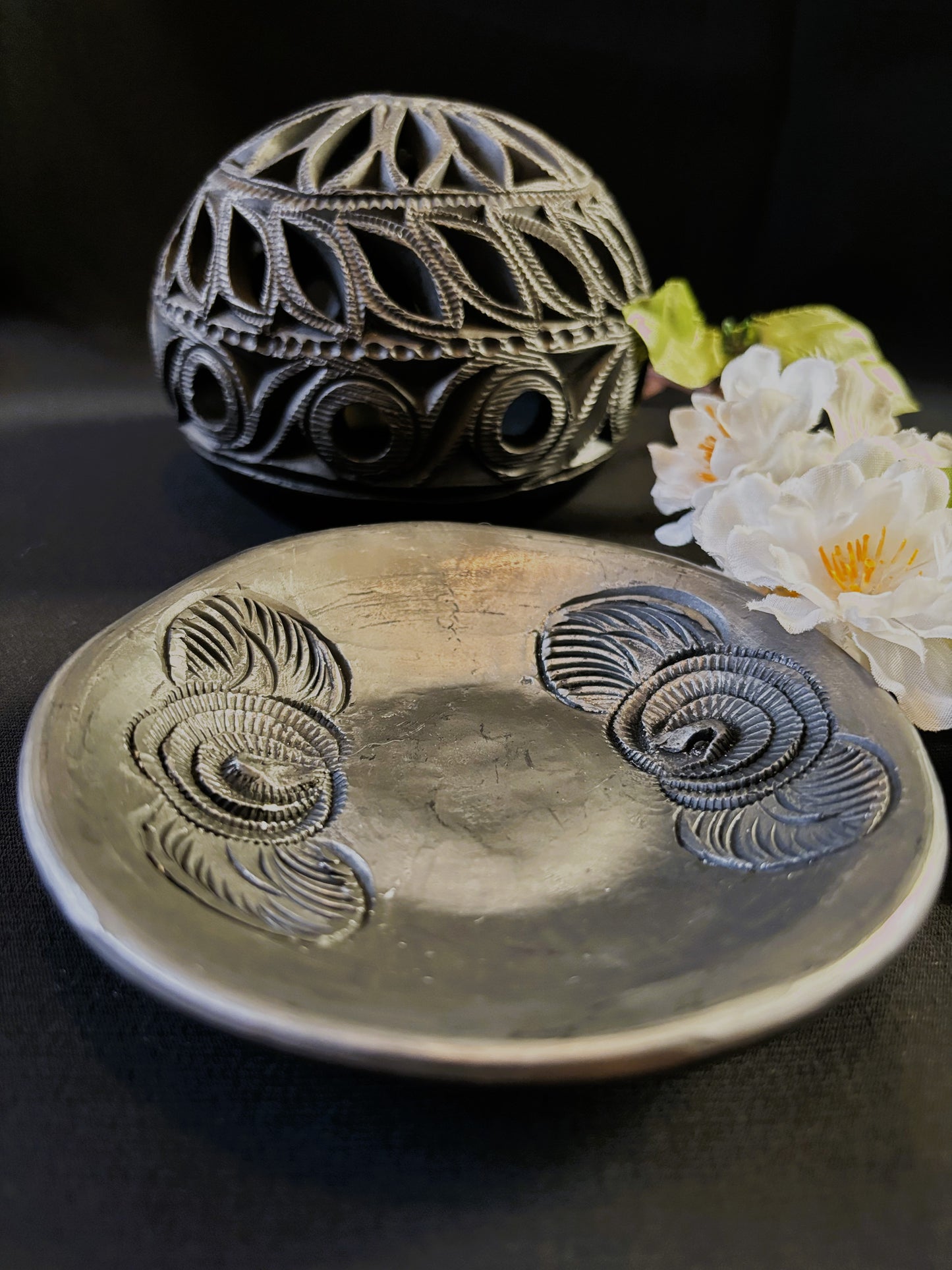 BLACK CLAY ART - Candle Sphere with plate