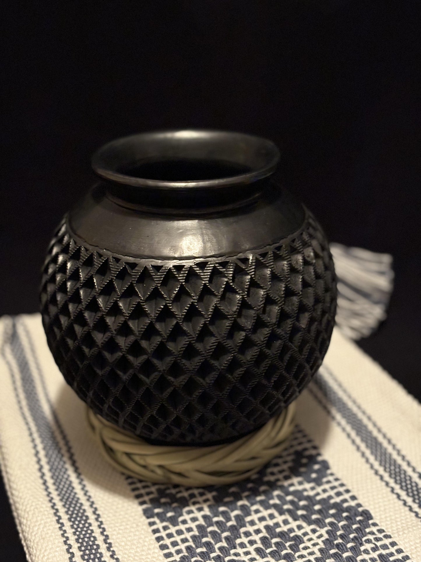 BLACK CLAY ART - Round Black Clay Vase