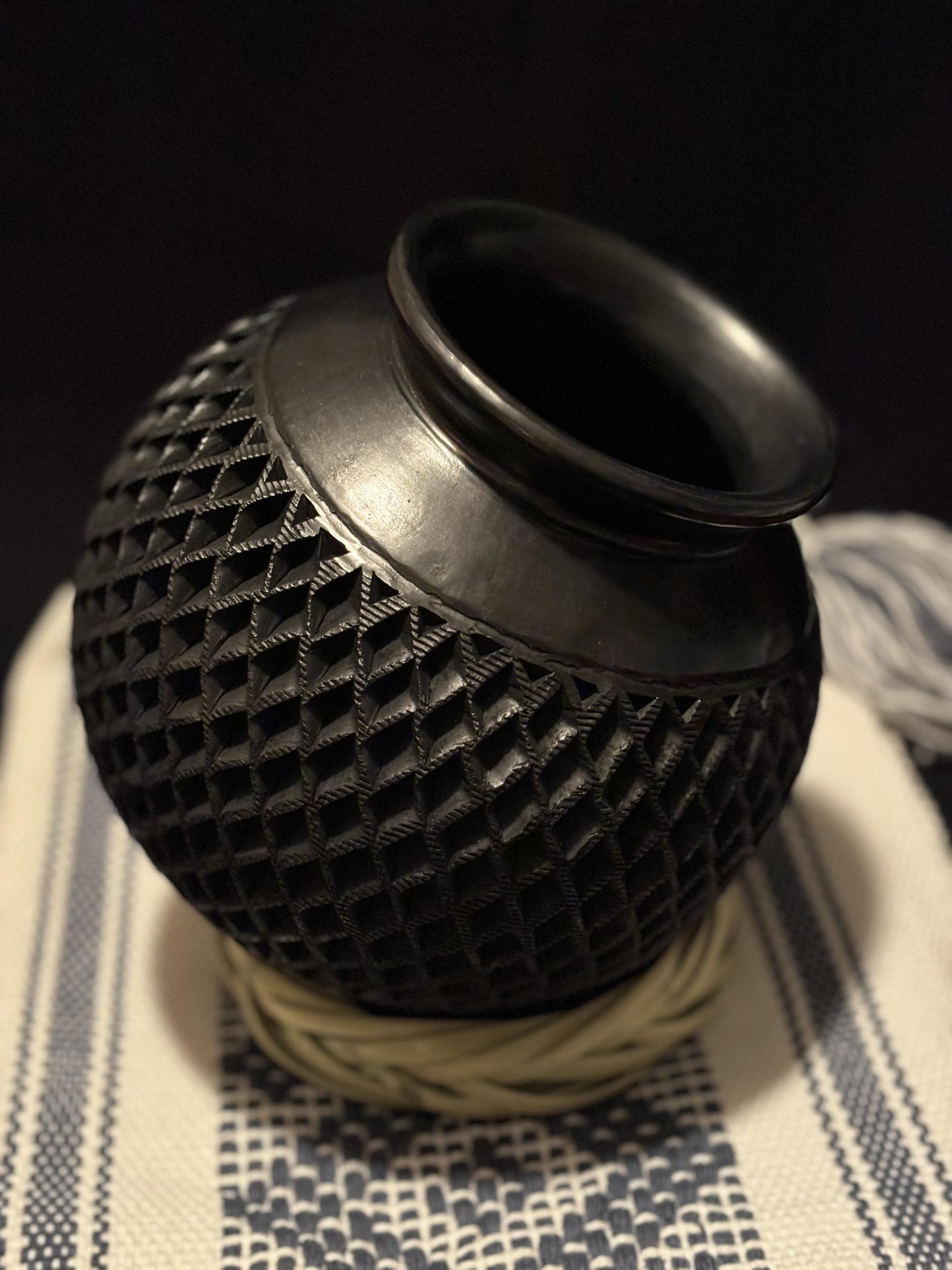 BLACK CLAY ART - Round Black Clay Vase